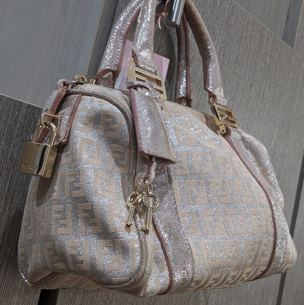 Fendi: Metallic Zucchino Forever Mini Bag w/ LOCK & KEY (on Bella Hadid) *RARE* - Picture 15 of 17